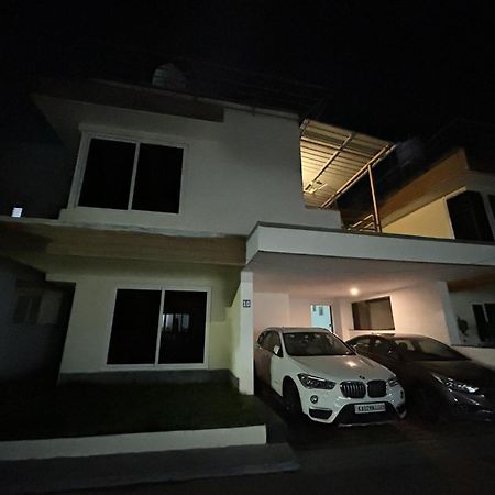 Blissful Home Near Coimbatore Airport Bagian luar foto
