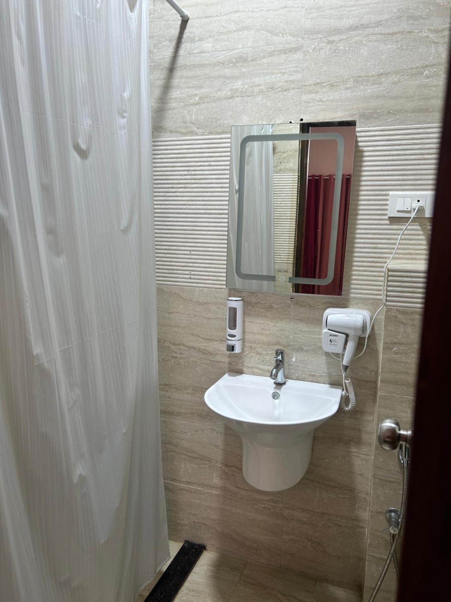 Blissful Home Near Coimbatore Airport Bagian luar foto